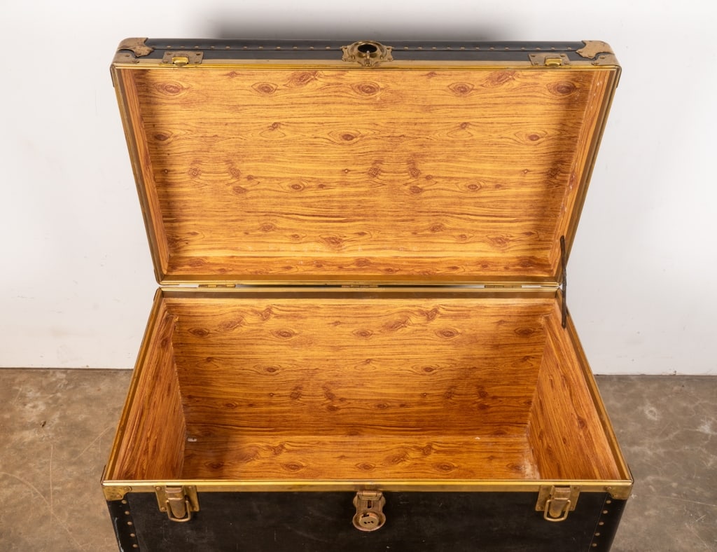 VINTAGE TRAVEL TRUNK - 4