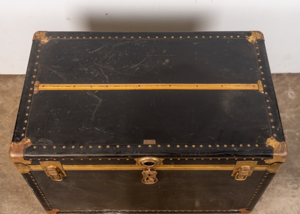 VINTAGE TRAVEL TRUNK - 8