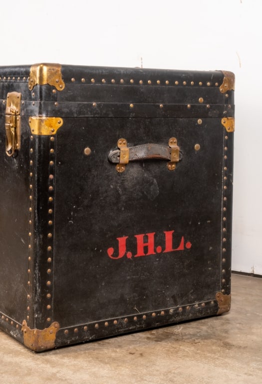 VINTAGE TRAVEL TRUNK - 7