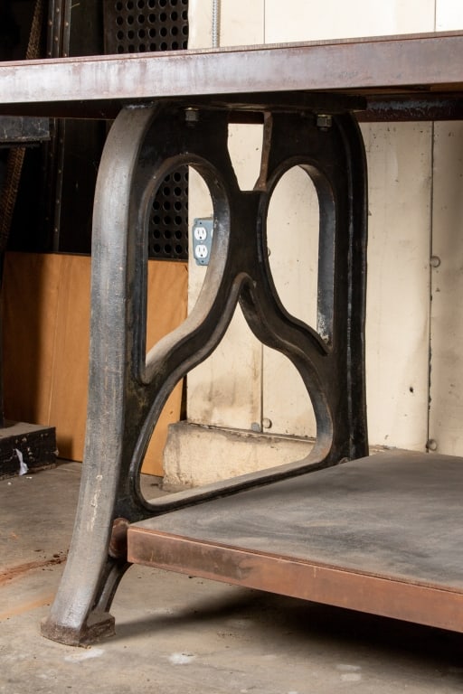 HEAVY INDUSTRIAL METAL WORK TABLE - 3