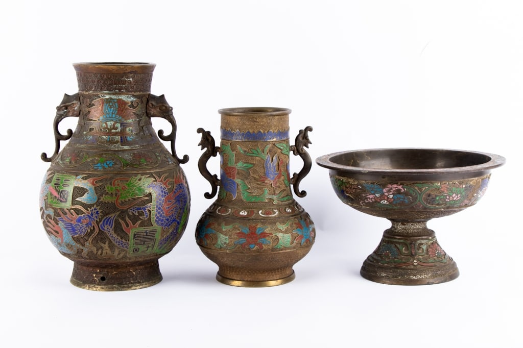 THREE 20TH CENTURY JAPANESE BRASS & ENAMEL ITEMS - 2