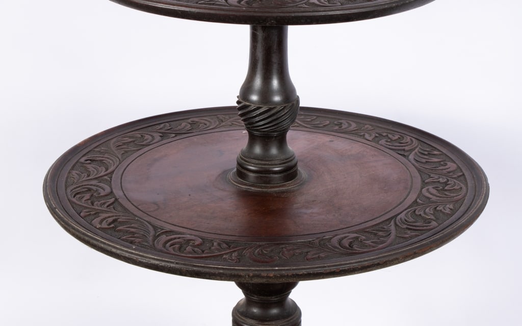 EARLY 20TH C. GEORGE III STYLE CARVED MAHOGANY THR - 3