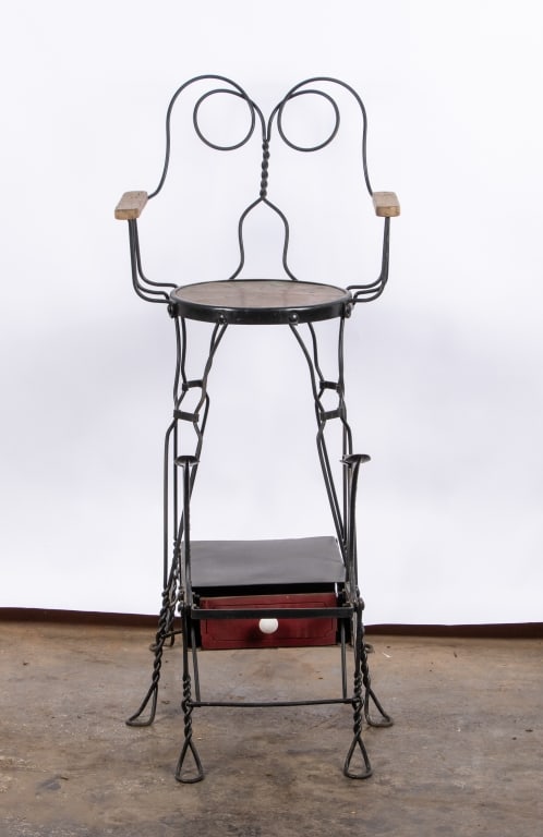 WROUGHT & CAST IRON SHOESHINE CHAIR - 2