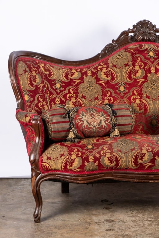 EARLY 20TH CENTURY VICTORIAN PARLOR SOFA - 3