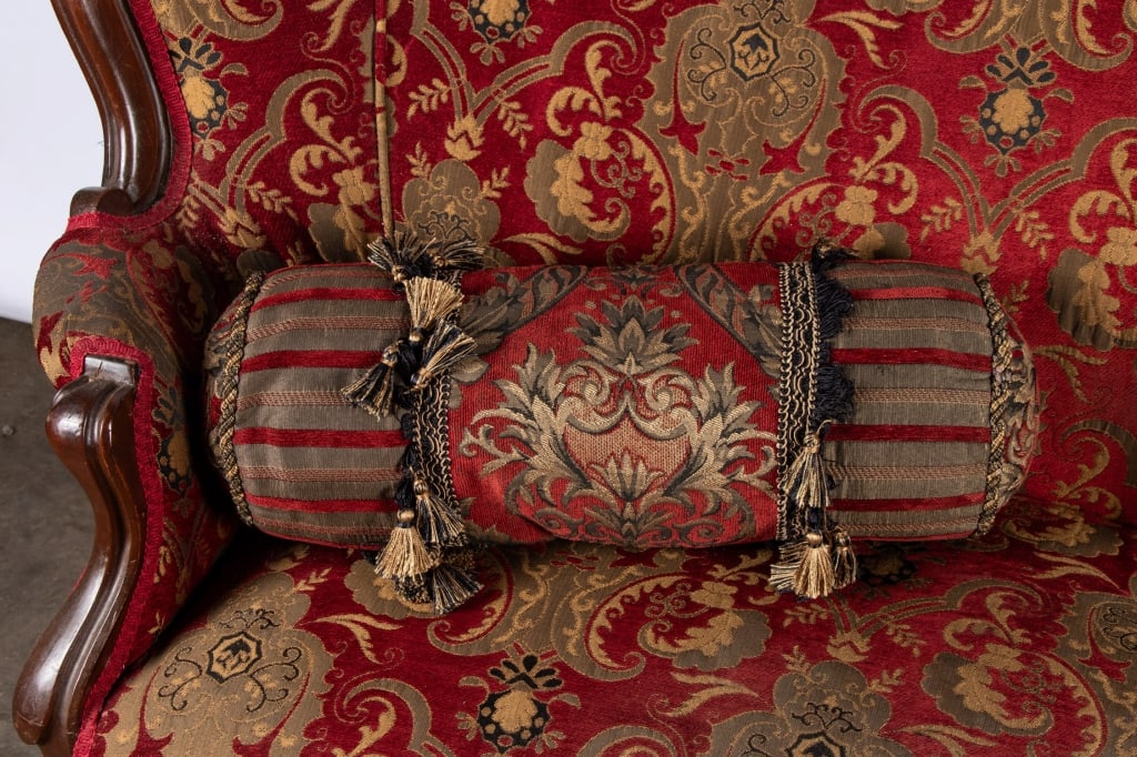 EARLY 20TH CENTURY VICTORIAN PARLOR SOFA - 5