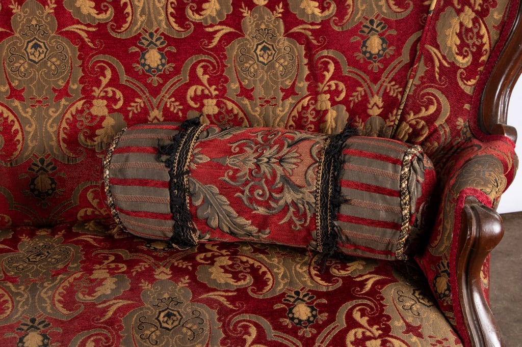 EARLY 20TH CENTURY VICTORIAN PARLOR SOFA - 6