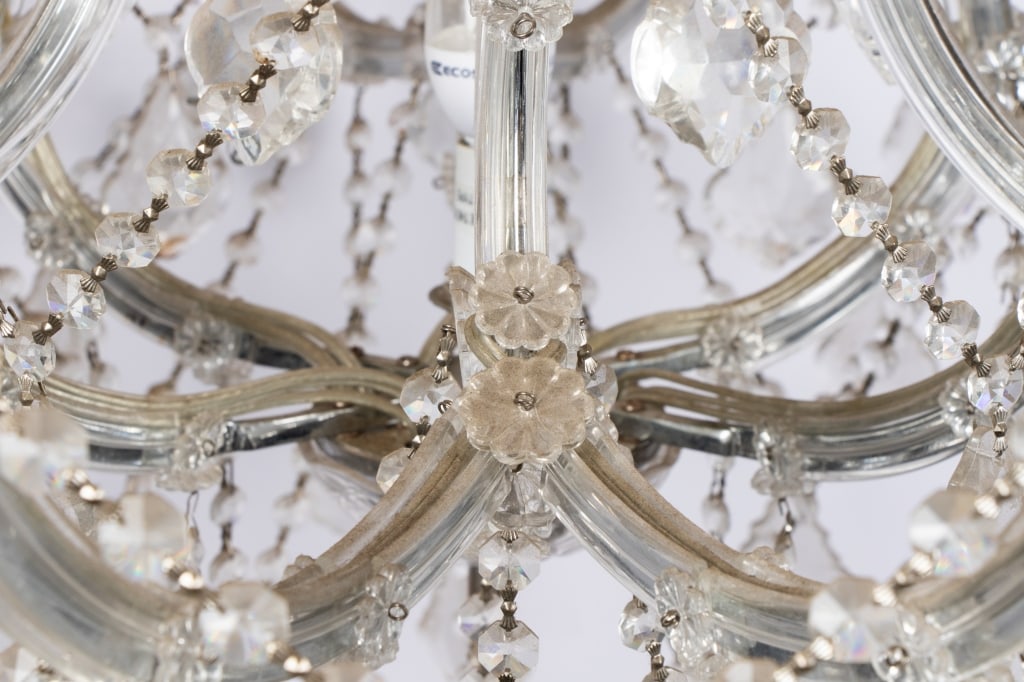 VENETIAN STYLE 18-LIGHT CRYSTAL CHANDELIER - 11