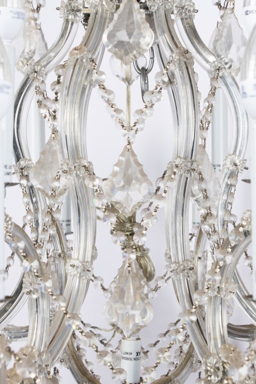 VENETIAN STYLE 18-LIGHT CRYSTAL CHANDELIER - 16