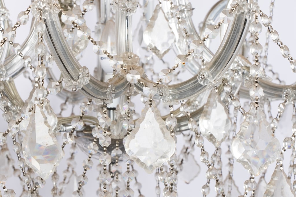 VENETIAN STYLE 18-LIGHT CRYSTAL CHANDELIER - 8