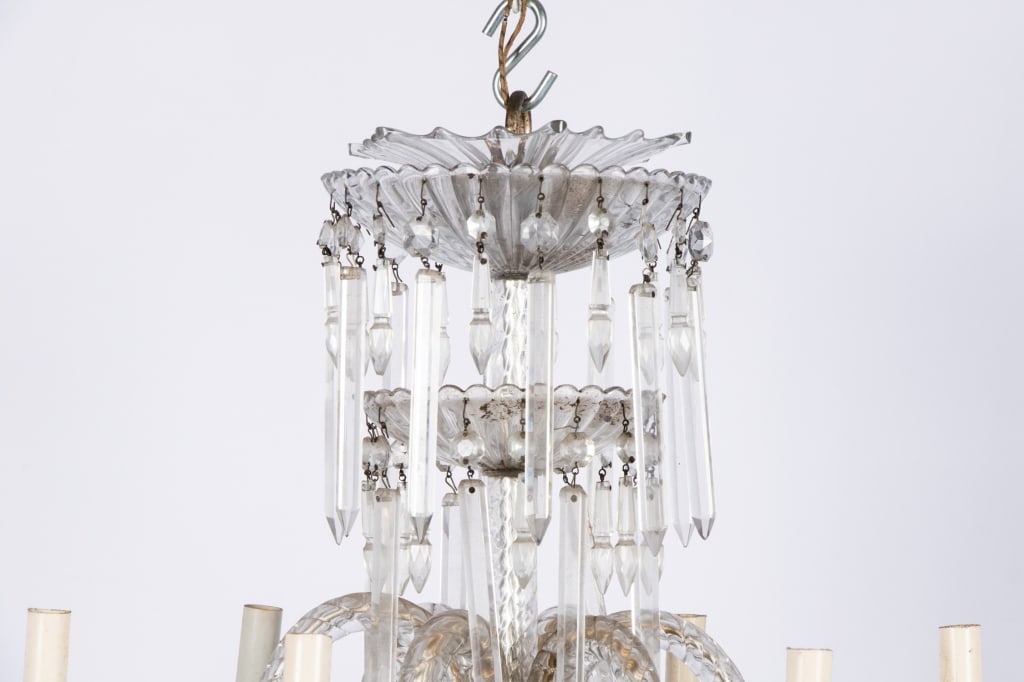 20TH CENTURY GEORGE III STYLE CUT GLASS CHANDELIER - 3
