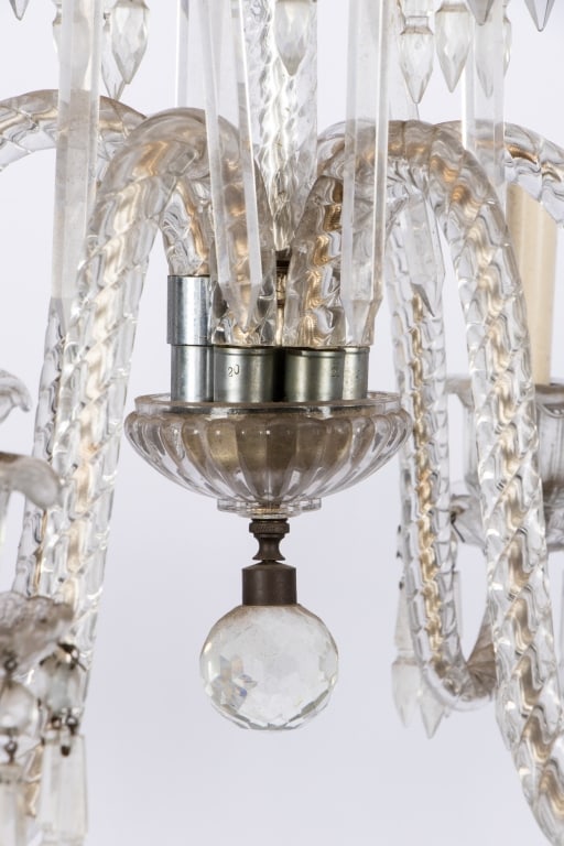 20TH CENTURY GEORGE III STYLE CUT GLASS CHANDELIER - 6