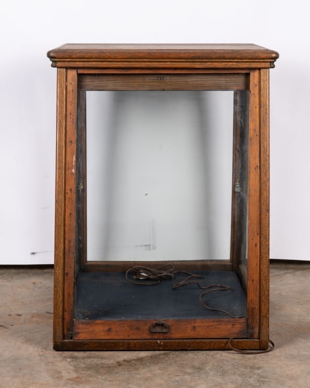AMERICAN OAK GLASS COUNTERTOP DISPLAY CASE - 2