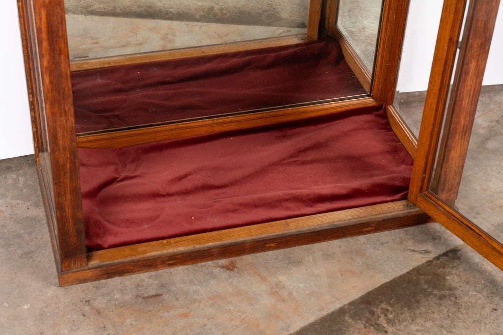 AMERICAN FEDERAL STYLE MIRRORED DISPLAY CASE - 6
