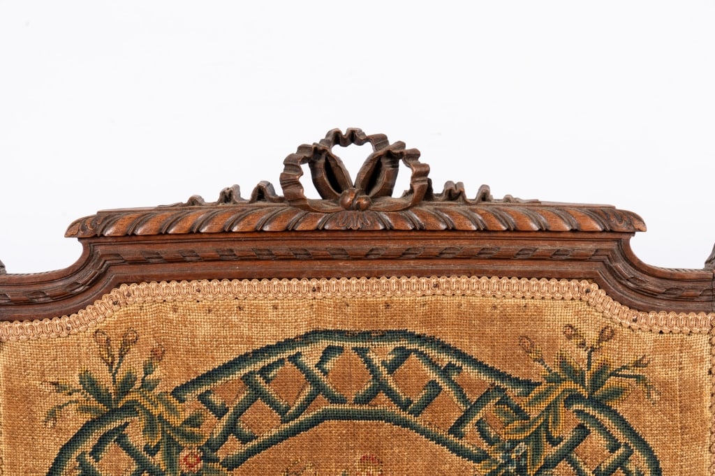 ANTIQUE NEEDLEPOINT FIRE SCREEN - 3