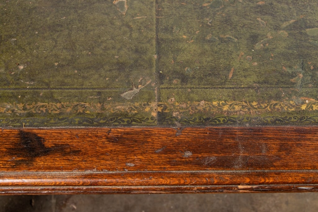 LARGE MAHOGANY LIBRARY TABLE - 6