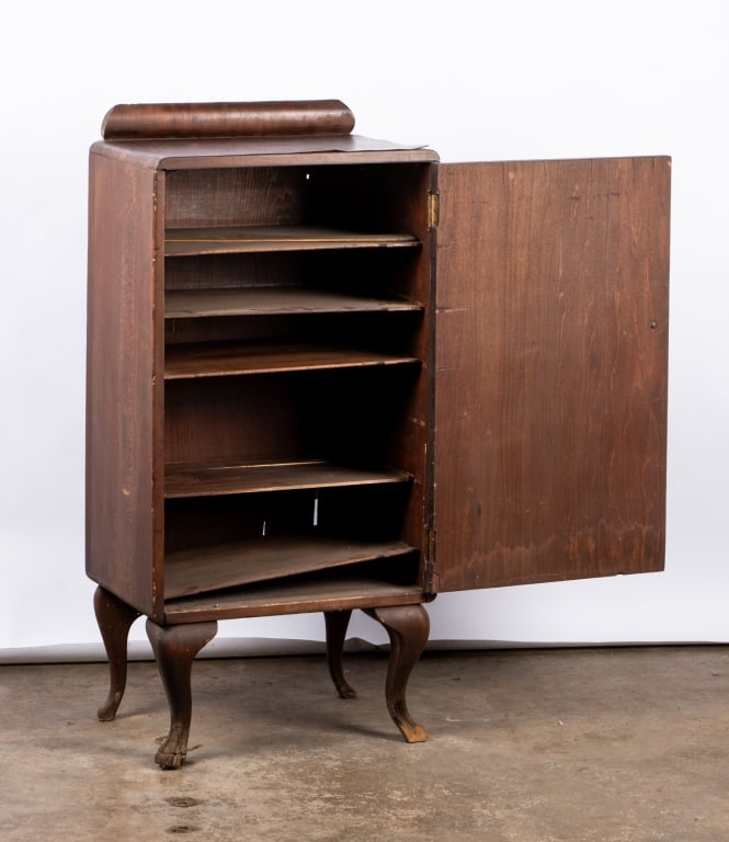 20TH CENTURY MAHOGANY MUSIC CABINET - 2