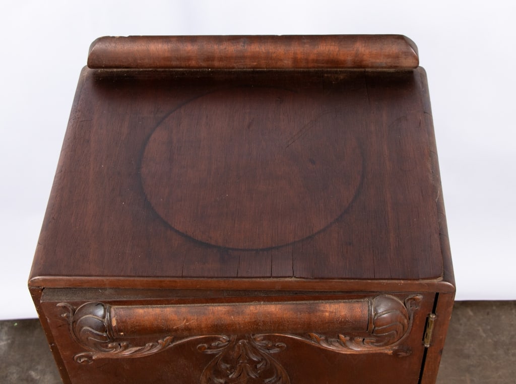20TH CENTURY MAHOGANY MUSIC CABINET - 5