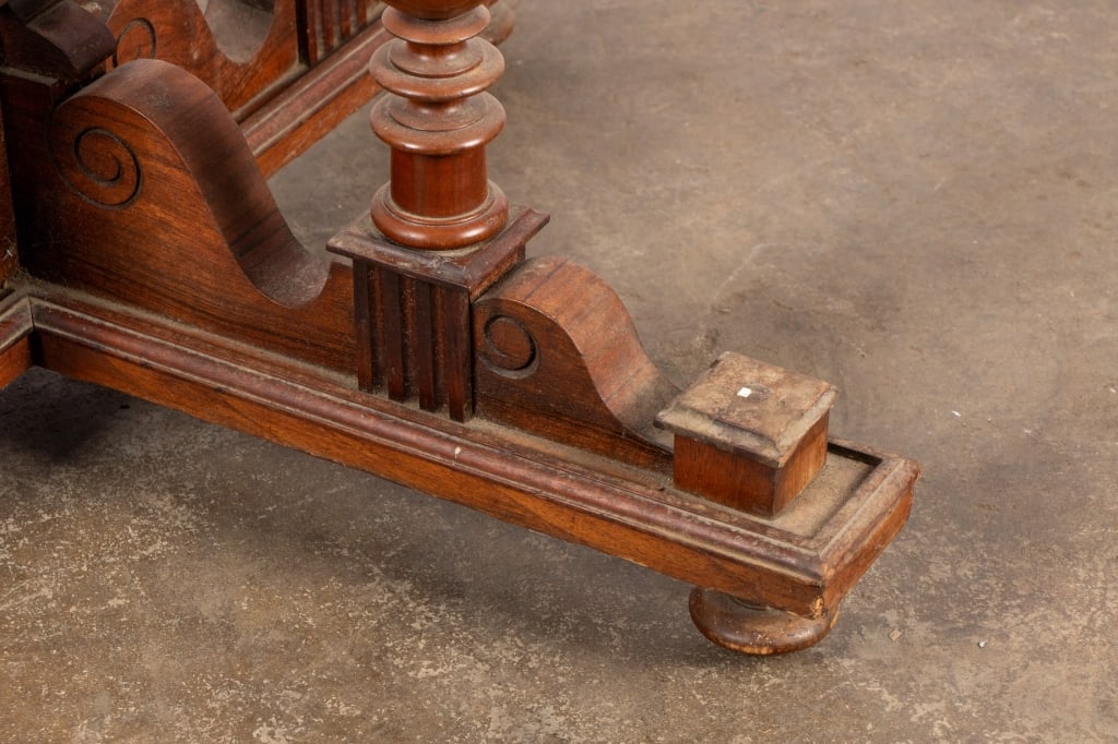 VICTORIAN GOTHIC REVIVAL OCTAGONAL TABLE - 3