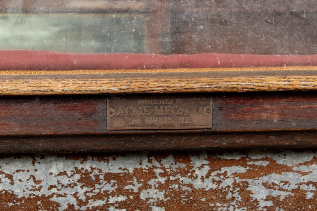 AMERICAN MERCANTILE STORE DISPLAY CASE - 3