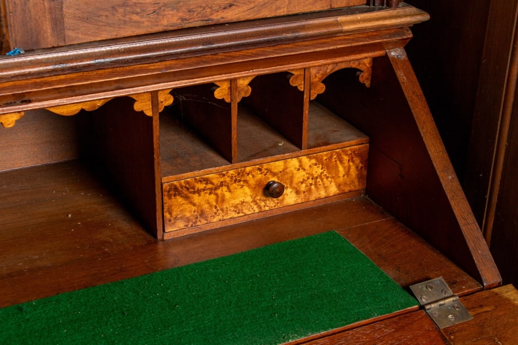 20TH CENTURY WALNUT SLANT FRONT BOOKCASE - 4