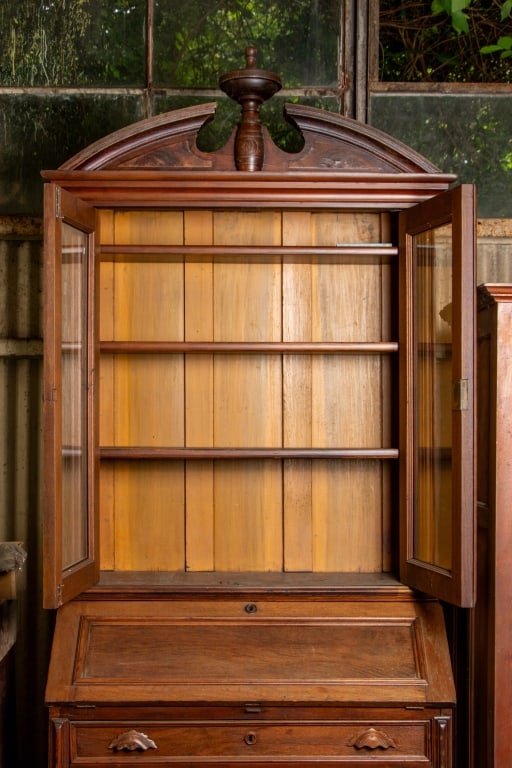 20TH CENTURY WALNUT SLANT FRONT BOOKCASE - 5