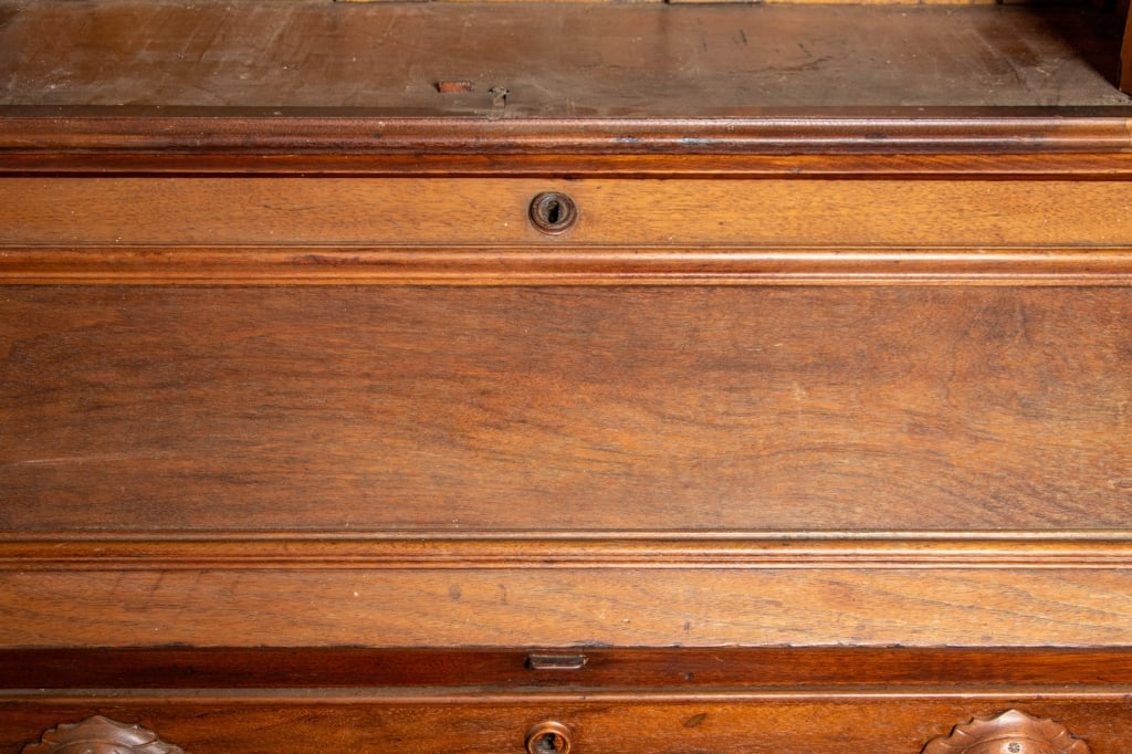 20TH CENTURY WALNUT SLANT FRONT BOOKCASE - 6