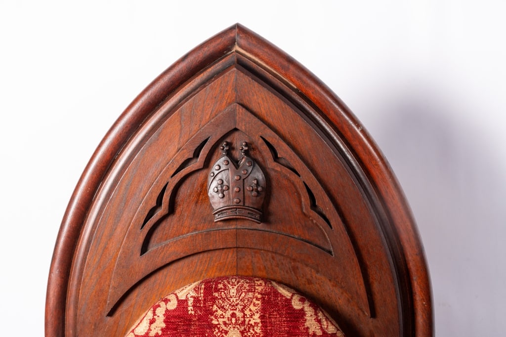 PAIR OF GOTHIC STYLE THRONE CHAIRS - 7