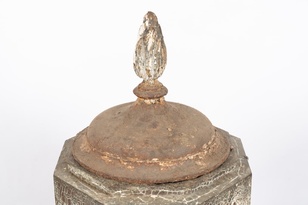 VINTAGE LIDDED GARDEN URN - 4