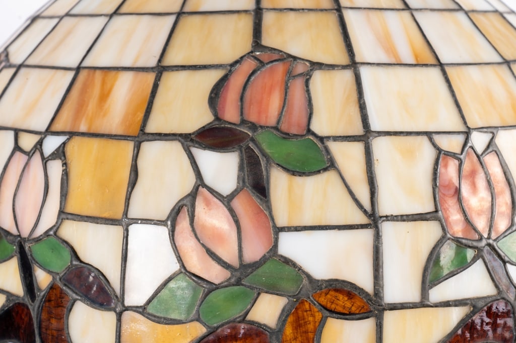 TIFFANY STYLE TULIP LIGHT FIXTURE - 6