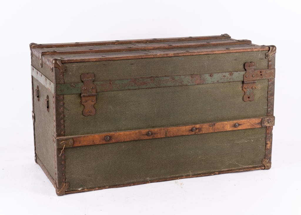 VINTAGE SALESMAN SAMPLE STORAGE TRUNK - 5