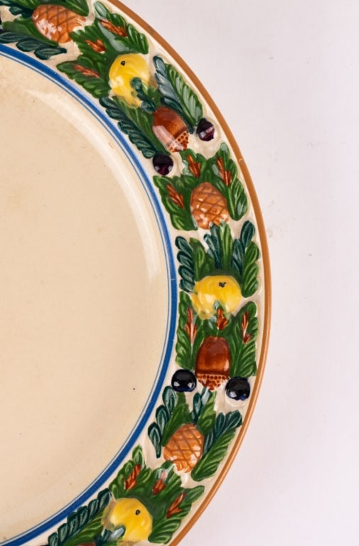 36-PIECE ROYAL IVORY TITAN WARE DINNERWARE SET - 6