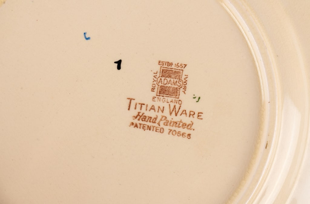 36-PIECE ROYAL IVORY TITAN WARE DINNERWARE SET - 7