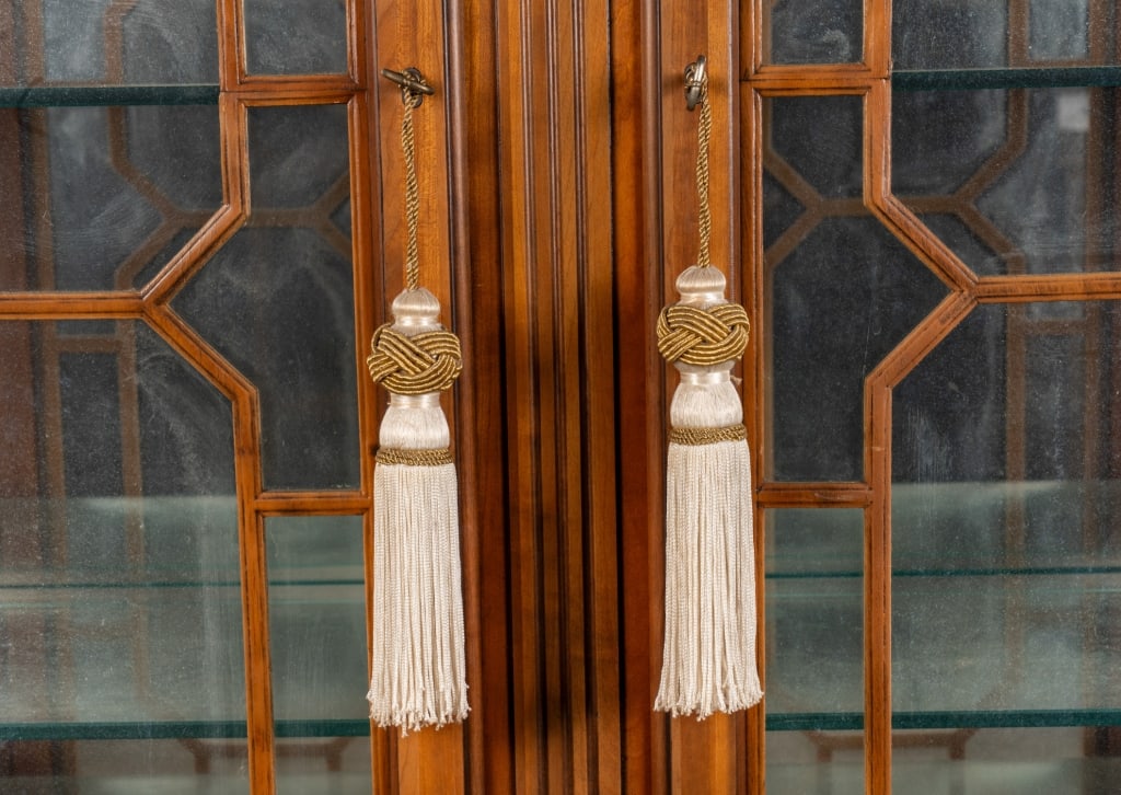 AMERICAN FRUITWOOD HUTCH BUFFET - 3