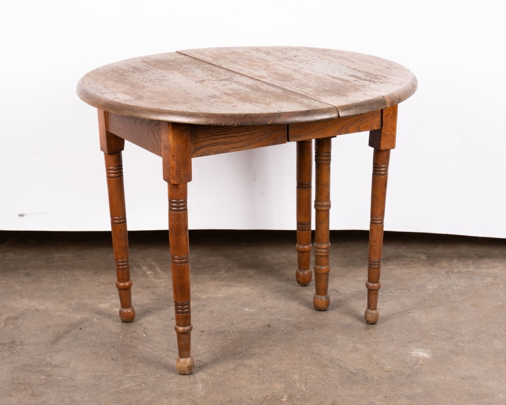 SALESMAN SAMPLE ROUND TABLE - 4