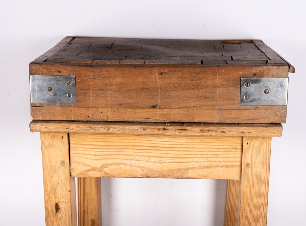 BUTCHER BLOCK TABLE - 3