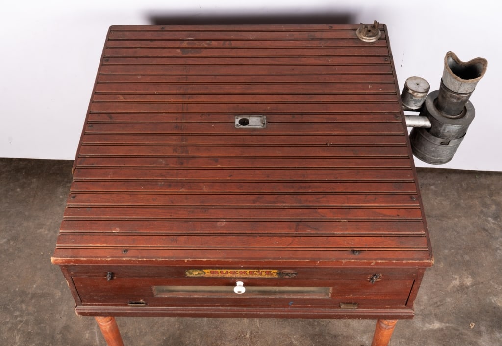 BUCKEYE EGG INCUBATOR TABLE - 7
