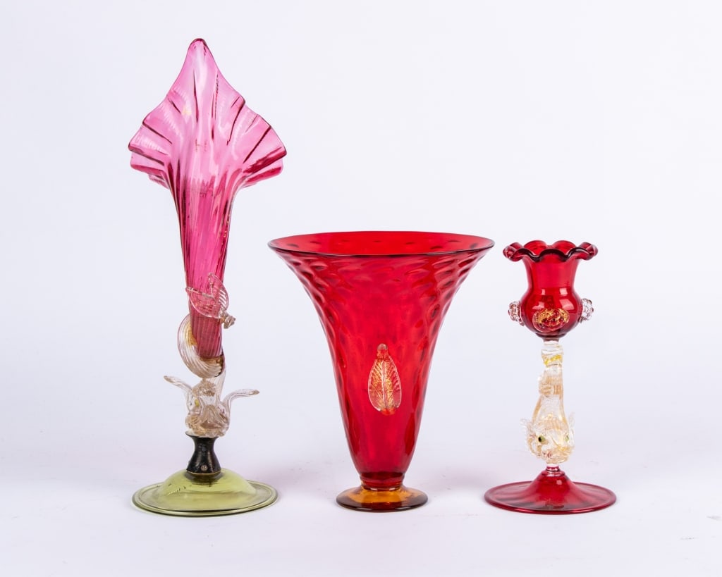 COLLECTION OF 3 CRANBERRY GLASS ITEMS - 4