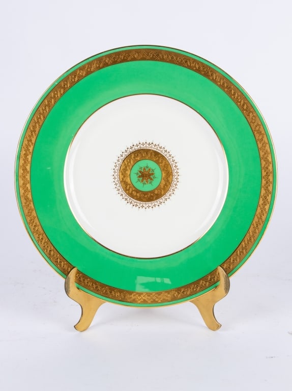 SET OF 12 MINTON PORCELAIN SERVICE PLATES - 3
