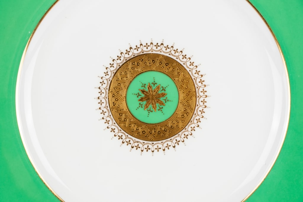 SET OF 12 MINTON PORCELAIN SERVICE PLATES - 5