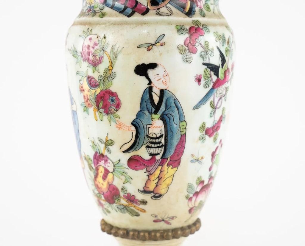 FAMILLE ROSE PORCELAIN & ORMOLU TABLE LAMP - 8