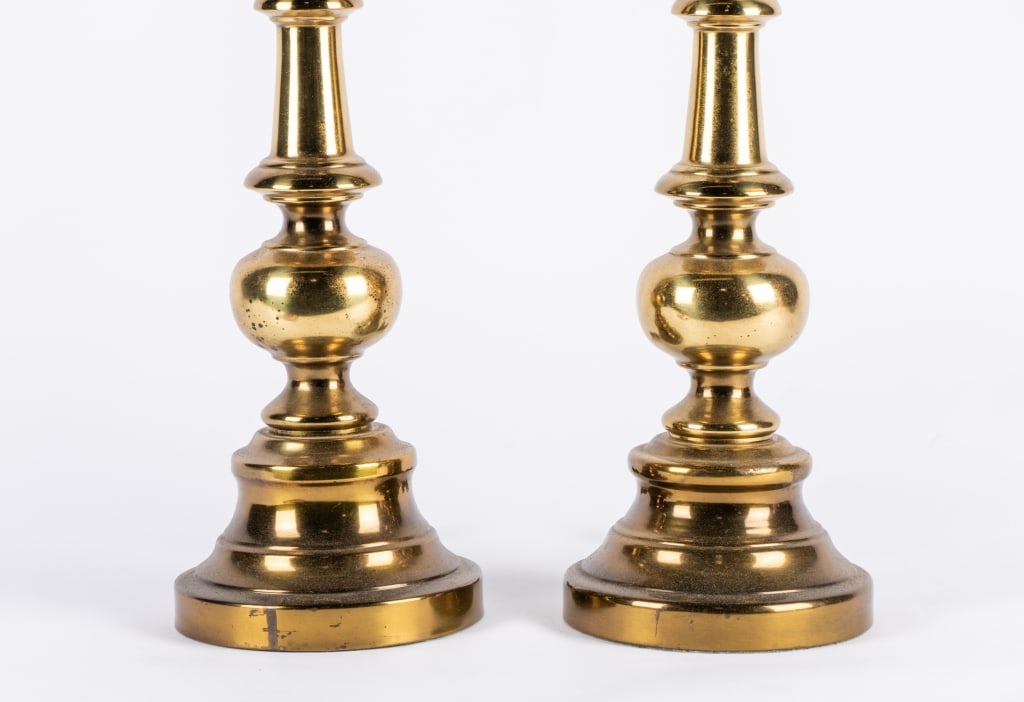 PAIR OF MID-CENTURY BRASS TABLE LAMPS - 2