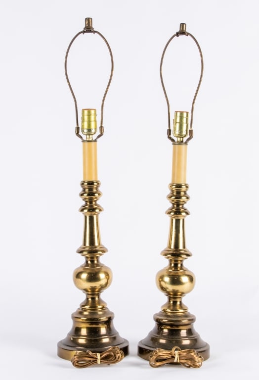 PAIR OF MID-CENTURY BRASS TABLE LAMPS - 4