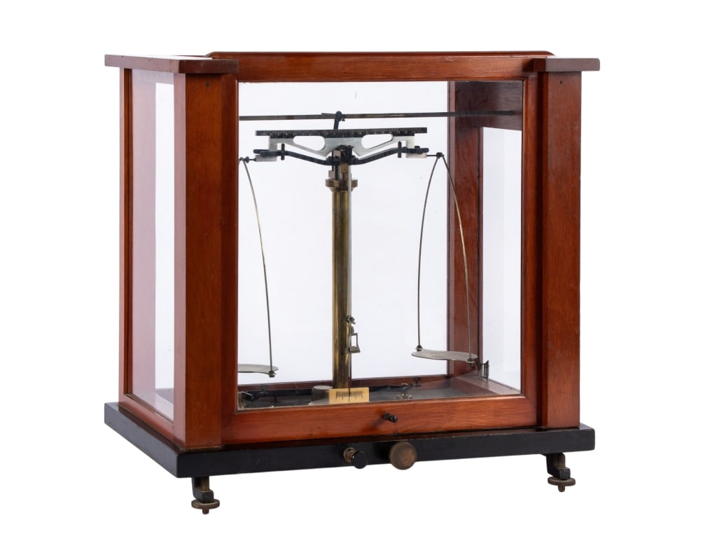 FISHER SCIENTIFIC CO. APOTHECARY SCALE (1 of 6)