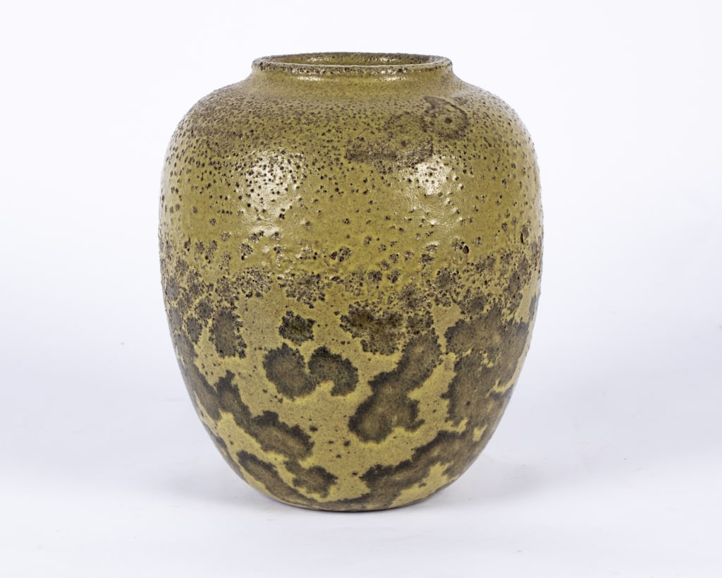 VINTAGE POTTERY VASE - 3