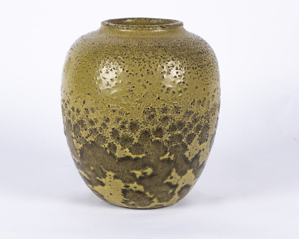 VINTAGE POTTERY VASE - 4