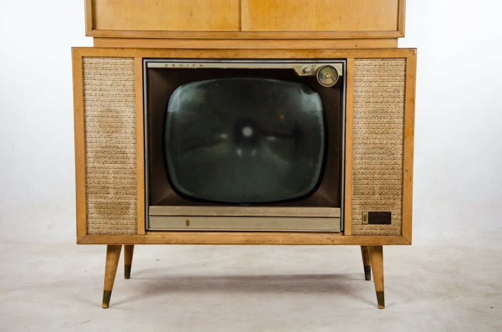 ZENITH STEREOPHONIC HIGH FIDELITY TELEVISION - 2