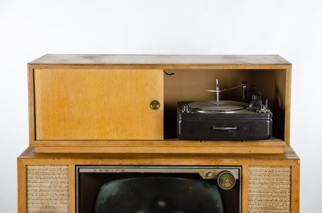 ZENITH STEREOPHONIC HIGH FIDELITY TELEVISION - 4