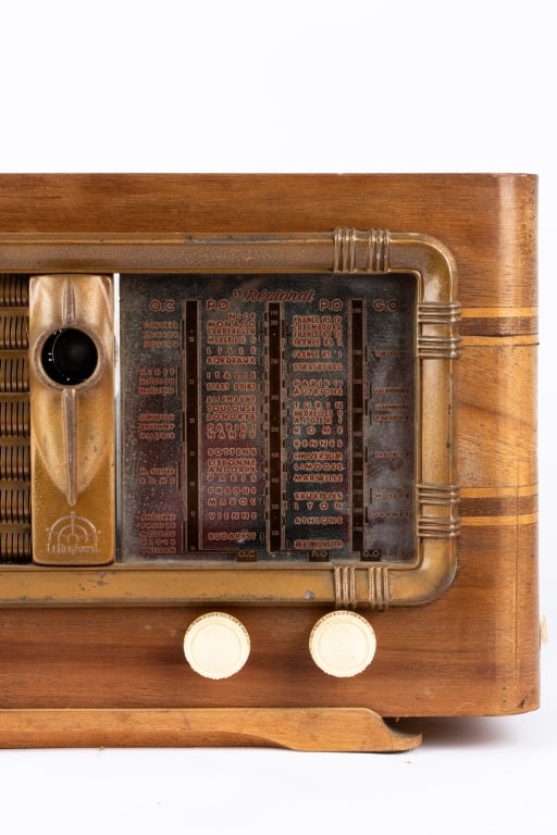1950S LE REGIONAL TUBE RADIO - 2