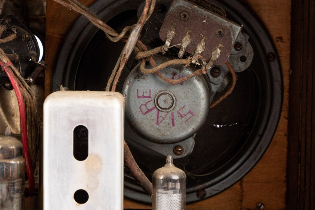 1950S LE REGIONAL TUBE RADIO - 6