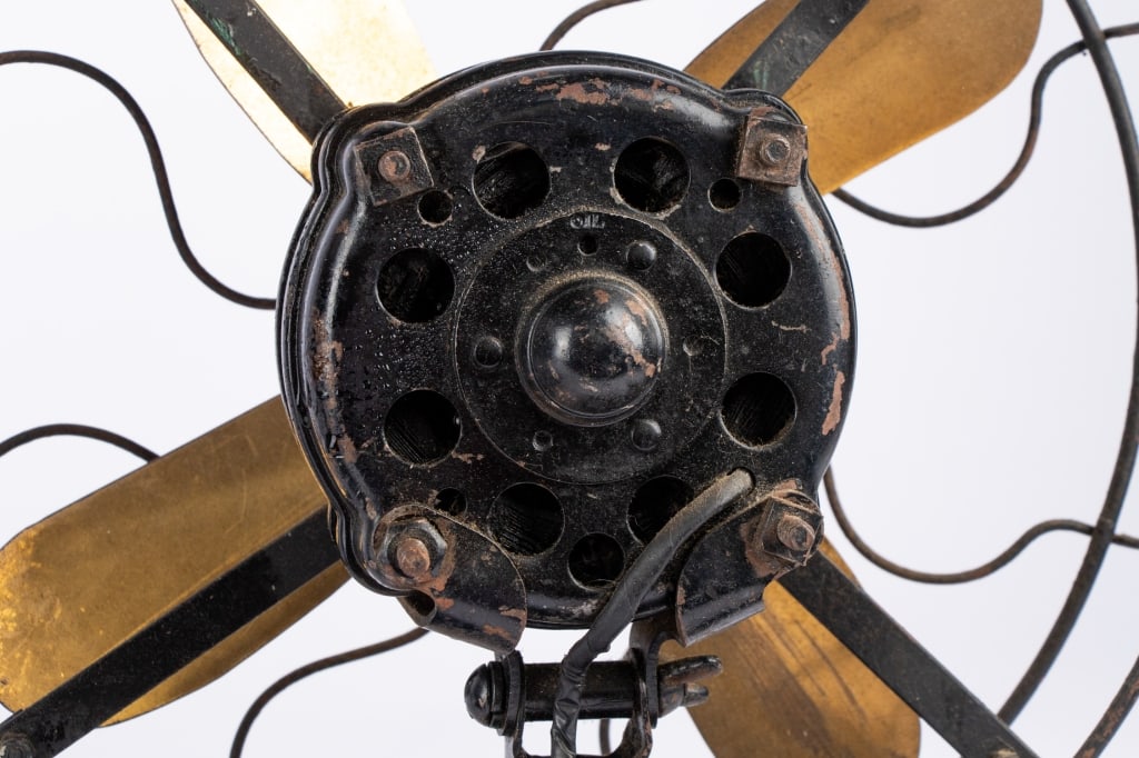 TWO VINTAGE ELECTRIC TABLE FANS - 7